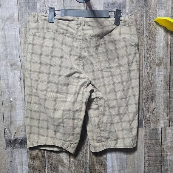 Mountain Hardwear Tan Plaid Tech Shorts - Picture 3 of 4